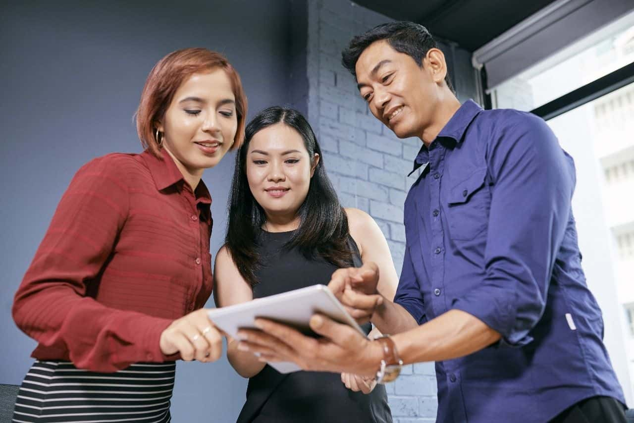 Networking Profesional: Membangun Relasi Kuat, Menjamin Karier dan Bisnis Melejit